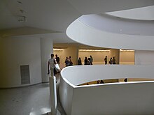 The Guggenheim's gallery - part of the spiral ramp New York by Piotrus 005.JPG