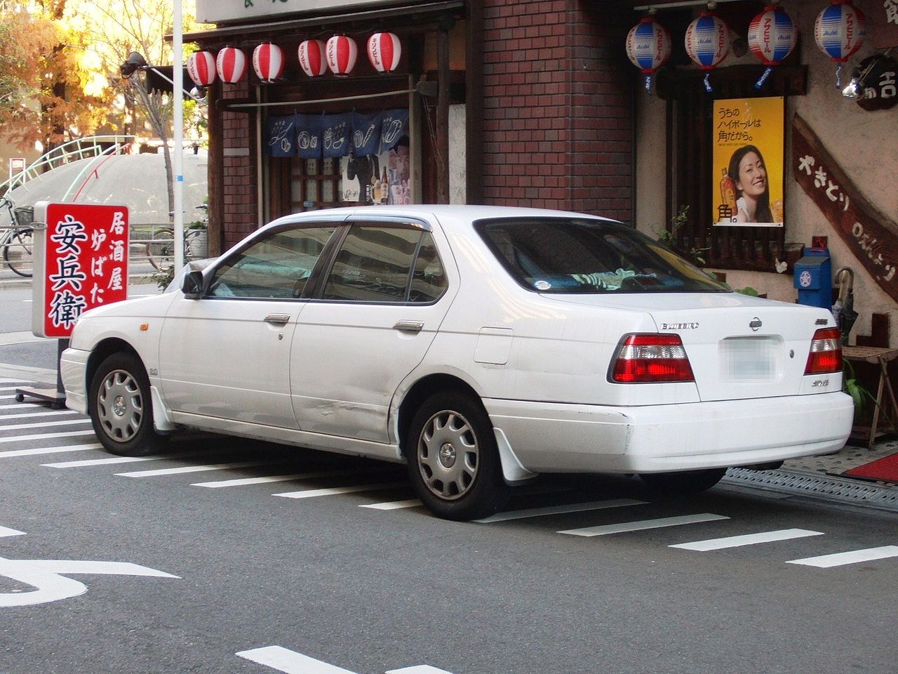 File:Nissan Bluebird (U13) SSS rear.jpg - Wikimedia Commons
