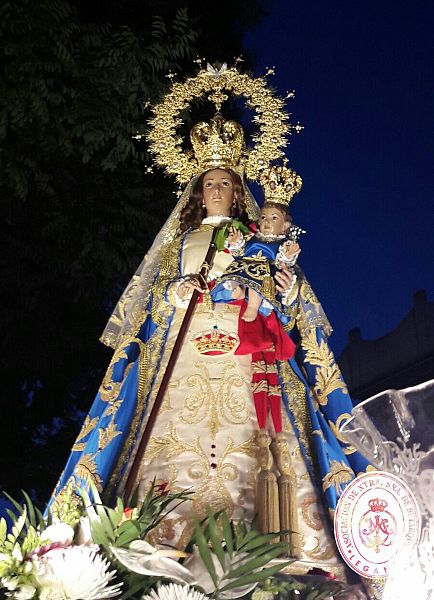 File:Nuestra Señora de Butarque Coronada.jpg