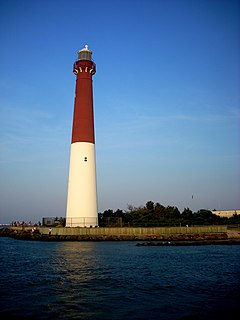 <span class="mw-page-title-main">Barnegat Lighthouse</span> Lighthouse in New Jersey, United States