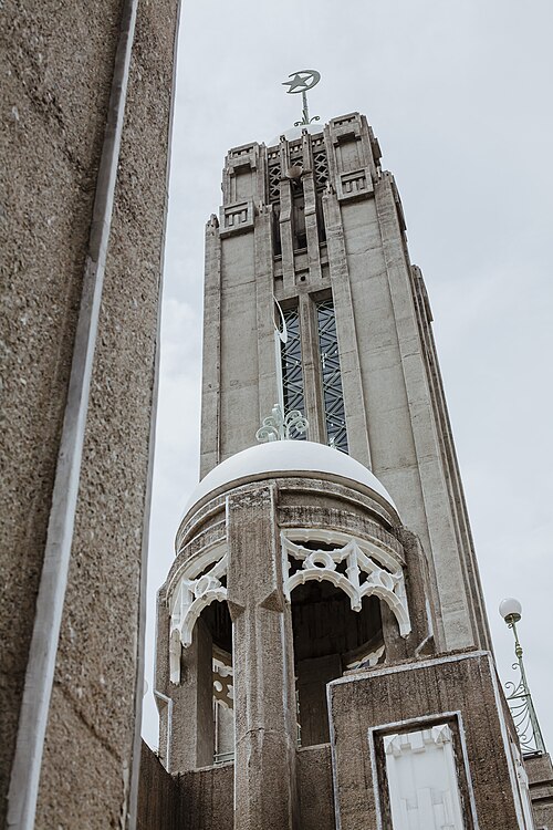 The minaret of Masjid Diraja Sultan Suleiman.