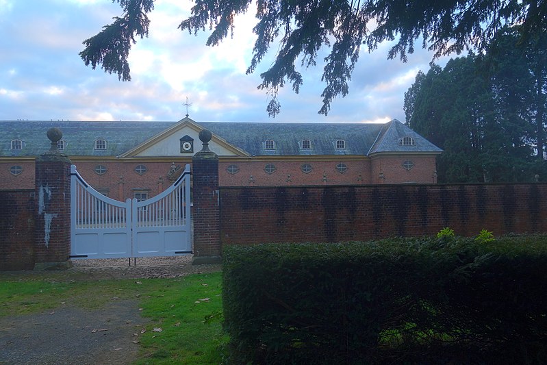 File:Orangery and Gate.jpg