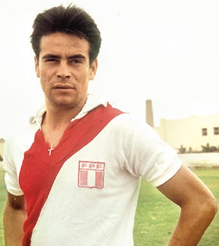 <span class="mw-page-title-main">Oswaldo Ramírez</span> Peruvian footballer (born 1947)