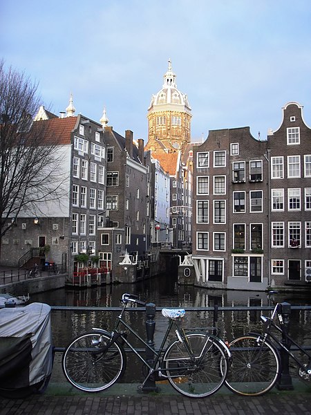 File:Oudezijdse Voorburgwal - Amsterdam - 2009 - panoramio (2).jpg