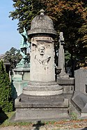 Père-Lachaise - División 66 - Henri Cernuschi 02.jpg