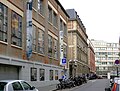 ヴォークラン通りにあるパリ市立工業物理化学高等専門大学の入口
