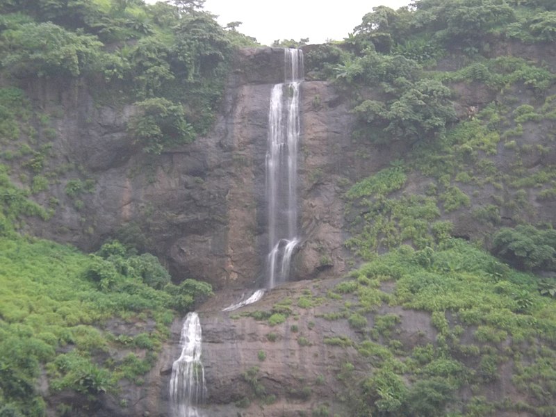File:Pandavgada Waterfall.JPG