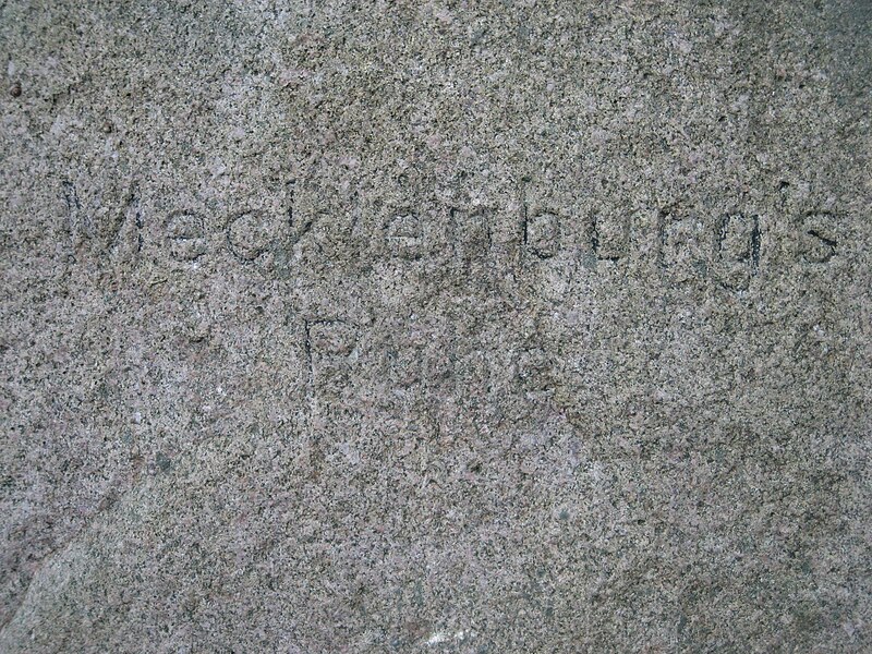 File:Pasewalk-Park-Mecklenburgs-Ruhe-Mecklenburg-Stein-Inschrift-IMG 1874 10.JPG