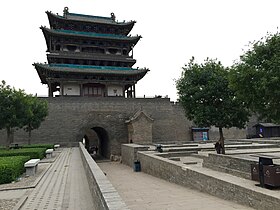 Yinxin-porten (södra porten) i stadsmuren.
