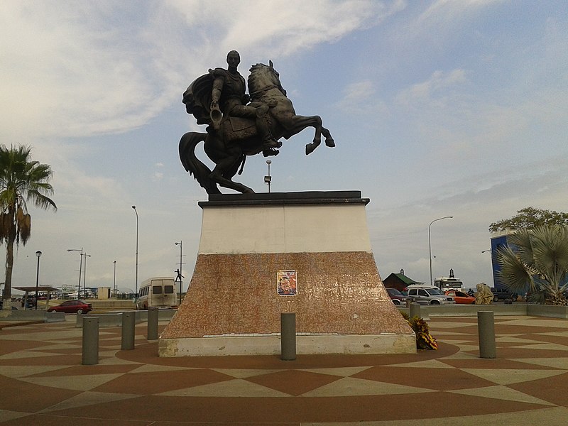 File:Plaza Bolívar - panoramio.jpg