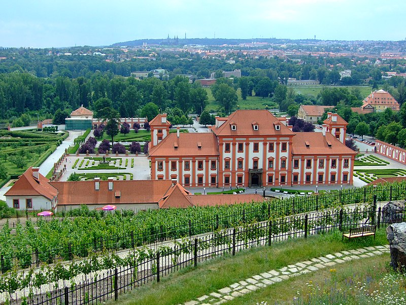 File:Praha, Trója, pohled na Trojský zámek.jpg