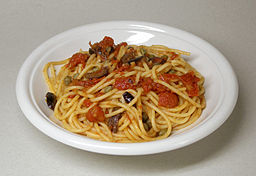 Receta de espaguetis con atún y tomate