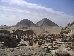 Pyramides d'Abousir.JPG