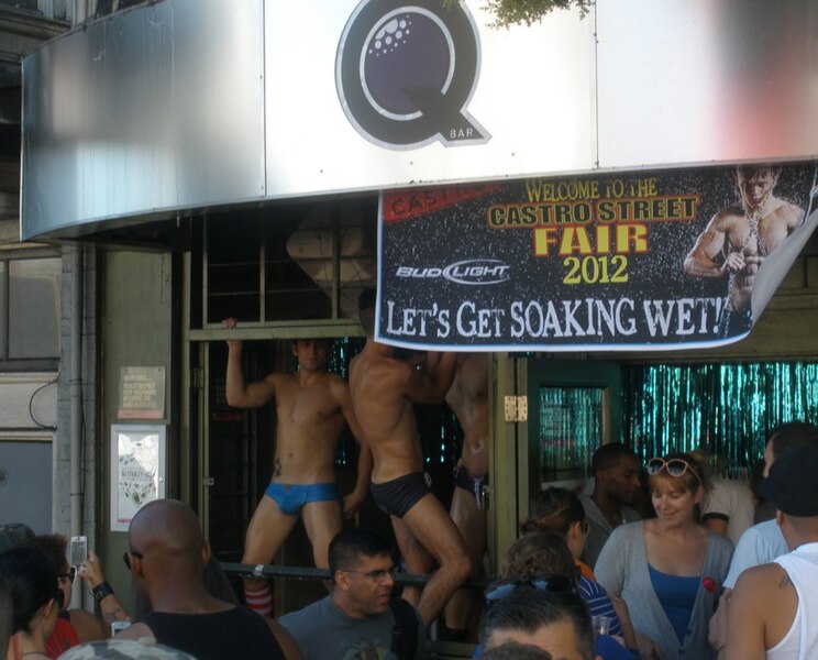 File:QBar GoGoBoys (8151193189).jpg