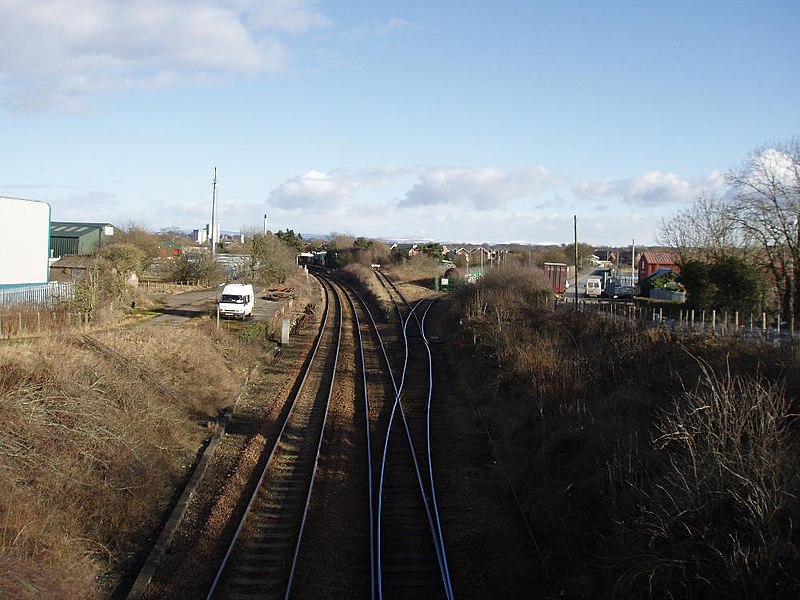 File:Railway Line from bridge near Dalston - geograph.org.uk - 1701831.jpg