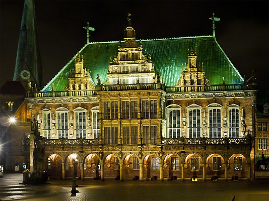 Ратуша бремена. Бремен Rathaus. Ратуша в Бремене. Бременская ратуша в Германии. Готическая ратуша Бремен.