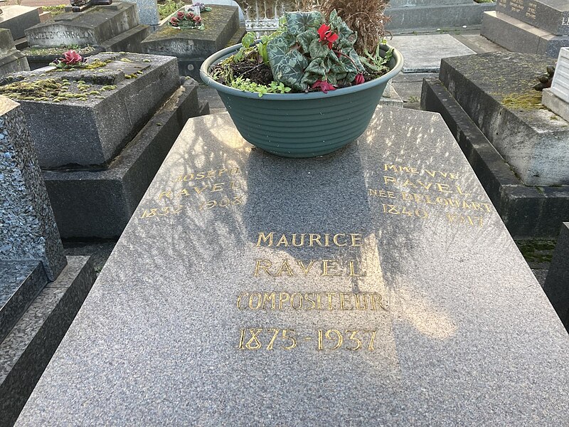 File:Ravel's grave.jpg