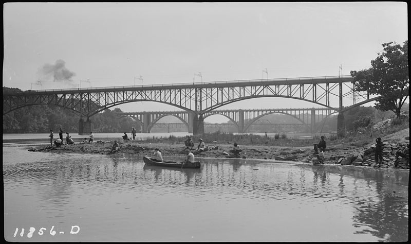 File:Recreation near bridge - NARA - 281314.jpg