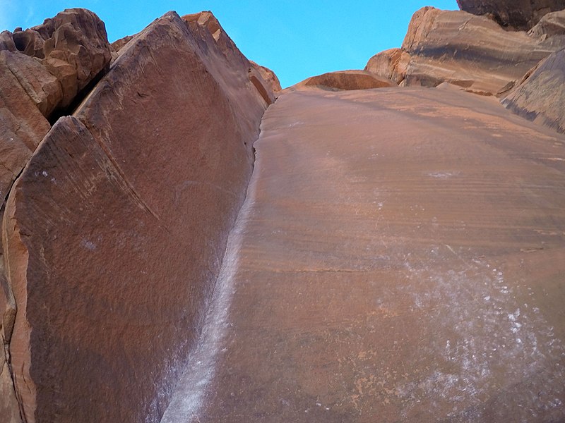 File:Red Rocks - Climbing the Fox - 1.jpg
