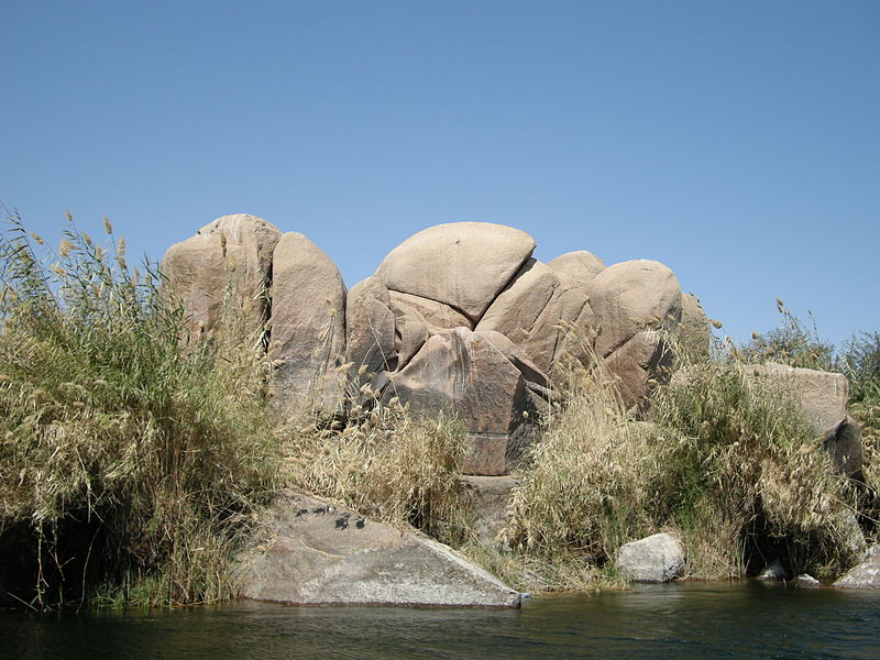 File:River Nile in Aswan-3.jpg