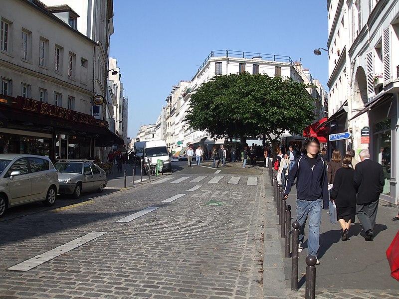File:Rue des Abbesses1.jpg
