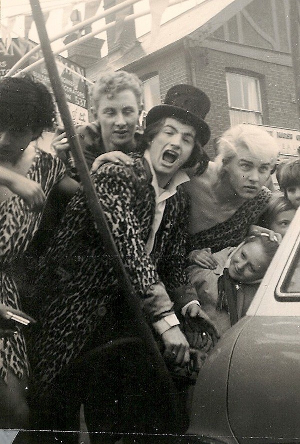 Sutch (centre, with top hat) c. 1967