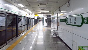 Seoul-metro-235-Mullae-station-platform-20181121-092342.jpg