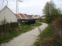 Extrémité occidentale du chemin des Roses à la limite entre les départements du Val-de-Marne et de Seine-et-Marne, près de l'ancienne gare de Santeny-Servon.