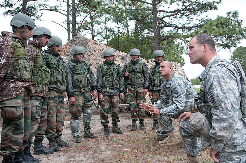 File:Sgt. Balkrishna Dave explains weapons-range safety procedures to Indian Army soldiers with the 99th Mountain Brigade before they fire American machine guns.jpg