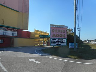 <span class="mw-page-title-main">Silvermoon Drive-in</span> Drive-in theatre in Lakeland, Florida