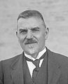 Arnold Theiler (1867-1936), veterinari sudafricà desenvolupadord d'una vacuna contra pesta bovina.