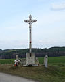 Čeština: Kříž ve vsi Slavče, okres České Budějovice. English: Wayside cross in the village of Slavče, České Budějovice, South Bohemia, Czech Republic.
