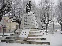 Solarolo Rainerio - monumento ai caduti - neve.jpg