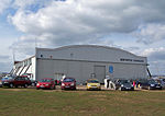 Vodeni sportovi Hangar (bivša postaja Rals Calshot oko 250 m zapadno od zamka)