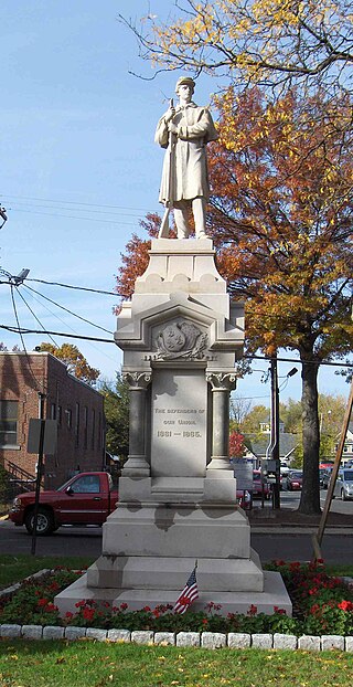 <span class="mw-page-title-main">Southington Center Historic District</span> Historic district in Connecticut, United States