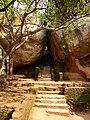 Escalier conduisant vers le sommet du rocher du Lion, Sigiriya.