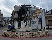 Statua dedicata al Battitore della 'Nzegna.