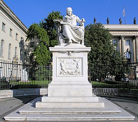 Statue Unter den Linden 6 (Mitte) Wilhelm von Humboldt.jpg