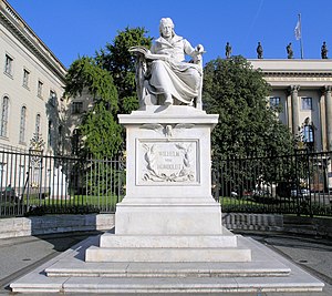 Статуя Unter den Linden 6 (Mitte) Вилхелм фон Хумболт.jpg