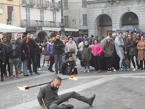 Street Performer in Como