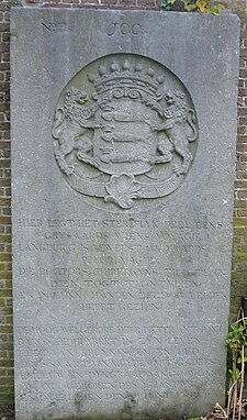 Tombstone dated 1780 of the Baron De Huybert in Ter Navolging cemetery, with the engraved family insigna Ter Navolging baron de Huybert.JPG