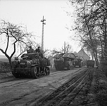 9. April 1945: Britische Panzer durchqueren Voltlage
