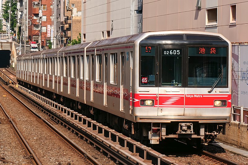 File:Tokyo-Metro Series02R-605.jpg