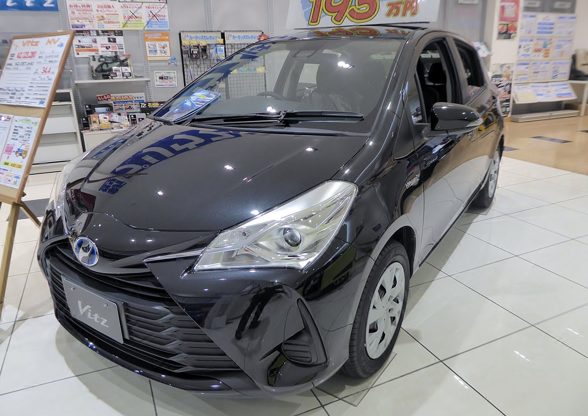 File:Toyota VITZ HYBRID U DAA NHP AHXEB front.jpg
