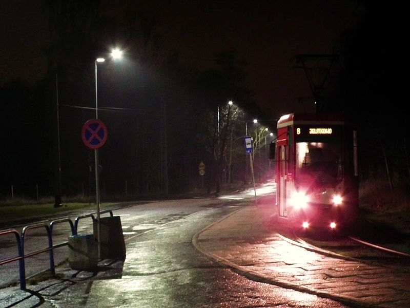 File:Tram in Gdansk MOs810 (5) Stogi Plaza.JPG