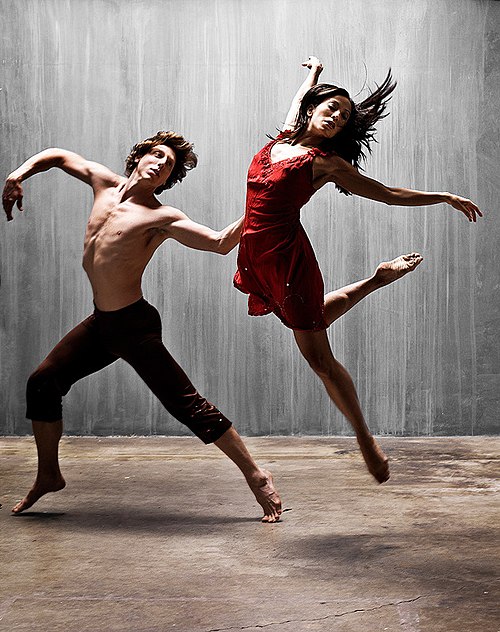 Two modern dancers