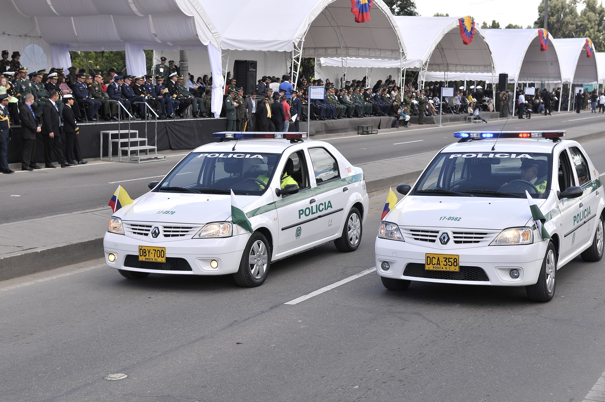 File:Bogotá - Carro de Policía.JPG - Wikimedia Commons
