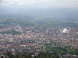 Ovieu: Geografia, Puebración, Ovetensis enportantis