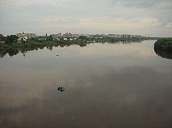 Volkhov River in Novgorod.JPG