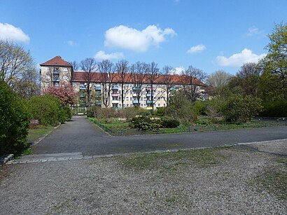 So kommt man zu dem Louise-Schroeder-Platz mit den Öffentlichen - Mehr zum Ort Hier